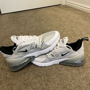 Nike 270's size women's 8 color white and black